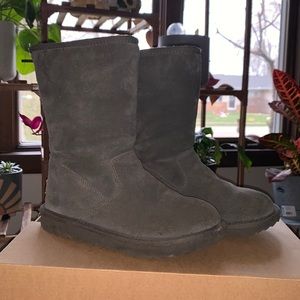 Girls Gray Ugg Boots!